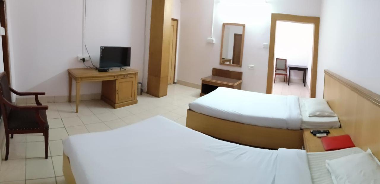 The Regency Hotell Dibrugarh Eksteriør bilde